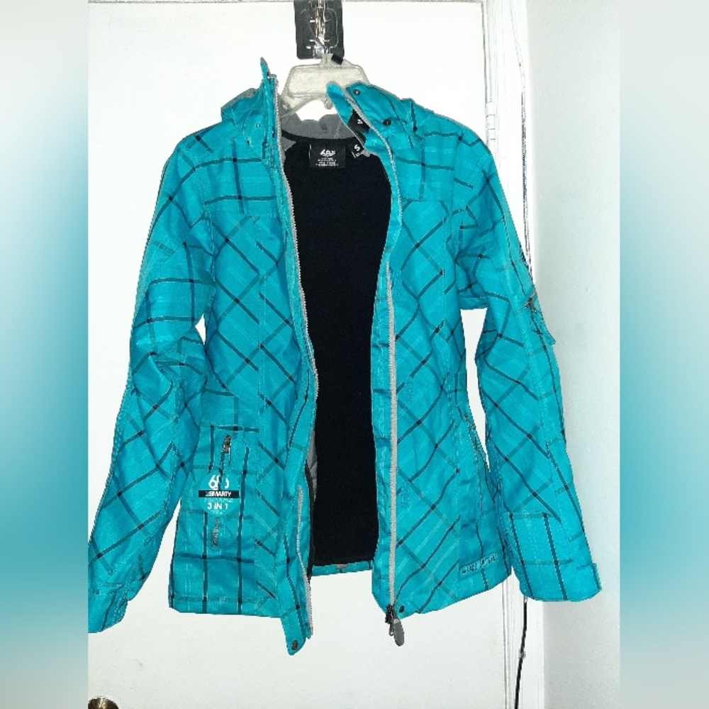 686 Smarty 3-In-1 Snowboard Jacket Size Small